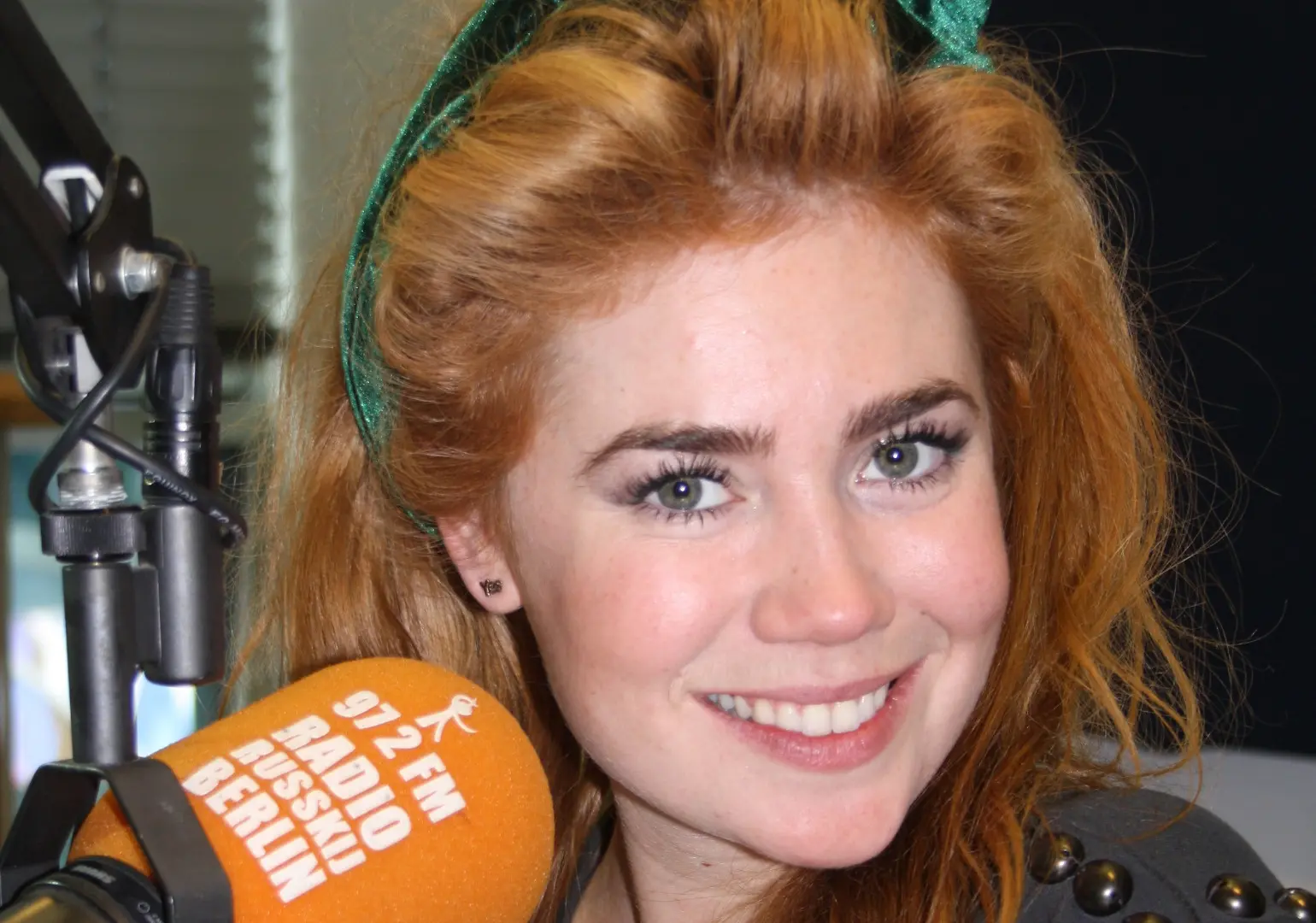 Palina Rojinski zu Gast bei Radio Russkij Berlin
